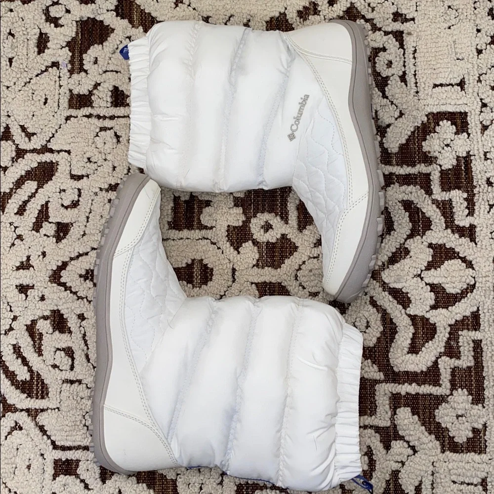 Columbia Minx Slip IV white winter snow boots, size 9.5
